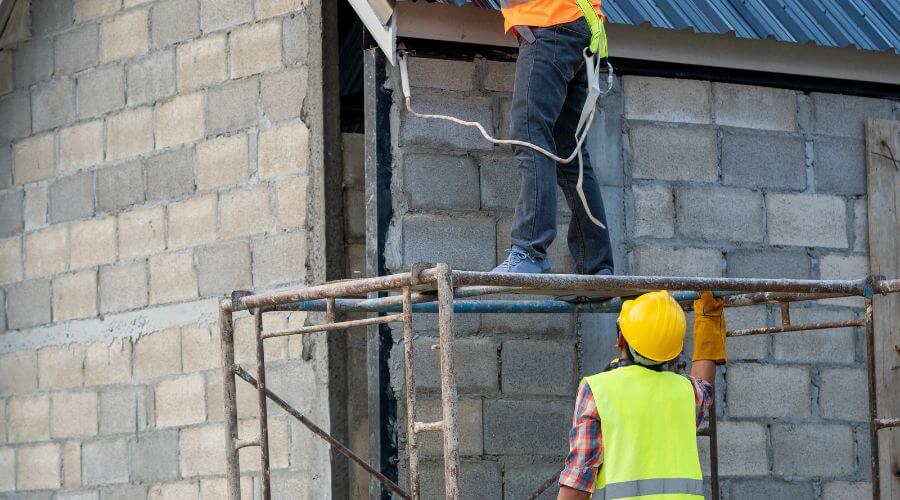 Expert Emergency Roof Repairs services in Elyria, OH